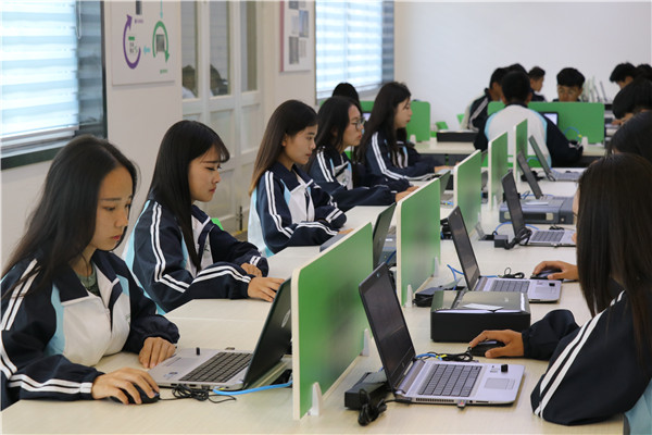 网优-学生上课 (3).JPG