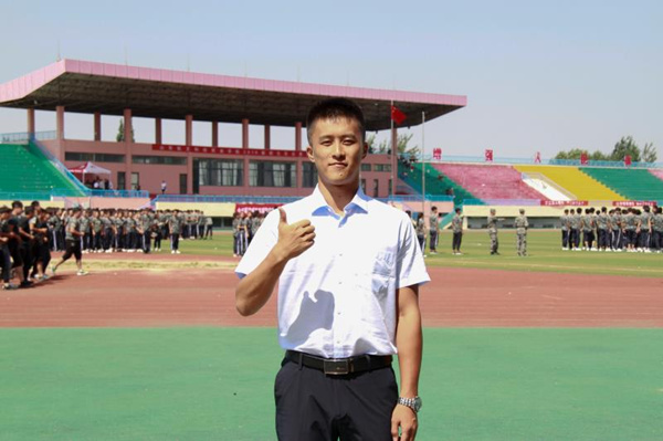 赵冲482e82c04fc2d677dfedd051de901c5f_副本.jpg