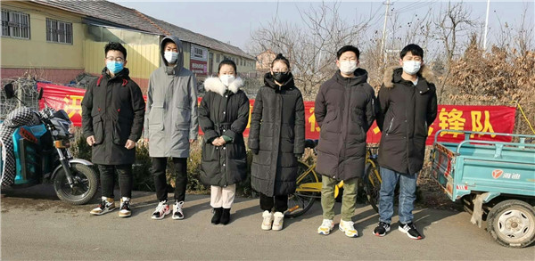 图四 左二为刘帅同学.jpg