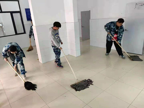 劳动教育照片1_副本.jpg
