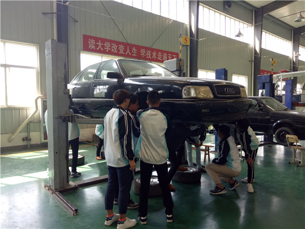 基于工作岗位要求的汽车检测与维修技术专业项目化实训.jpg