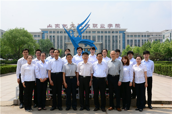 省级教学团队—机械制造与自动化教学团队_副本.jpg