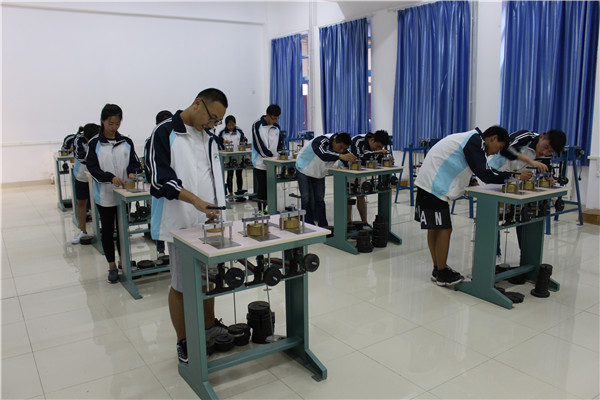 学生实训 (2).JPG
